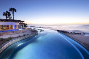 Picture of an infinity pool during the Mexican sunset