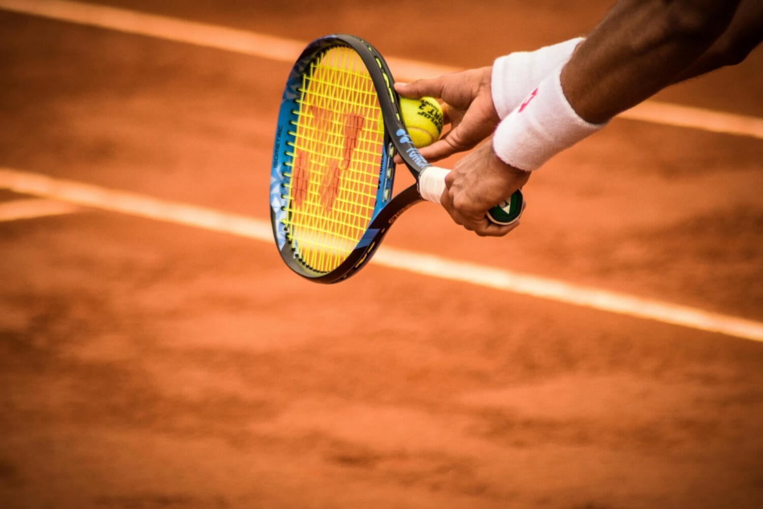 Photo by Gonzalo Facello: racket and ball