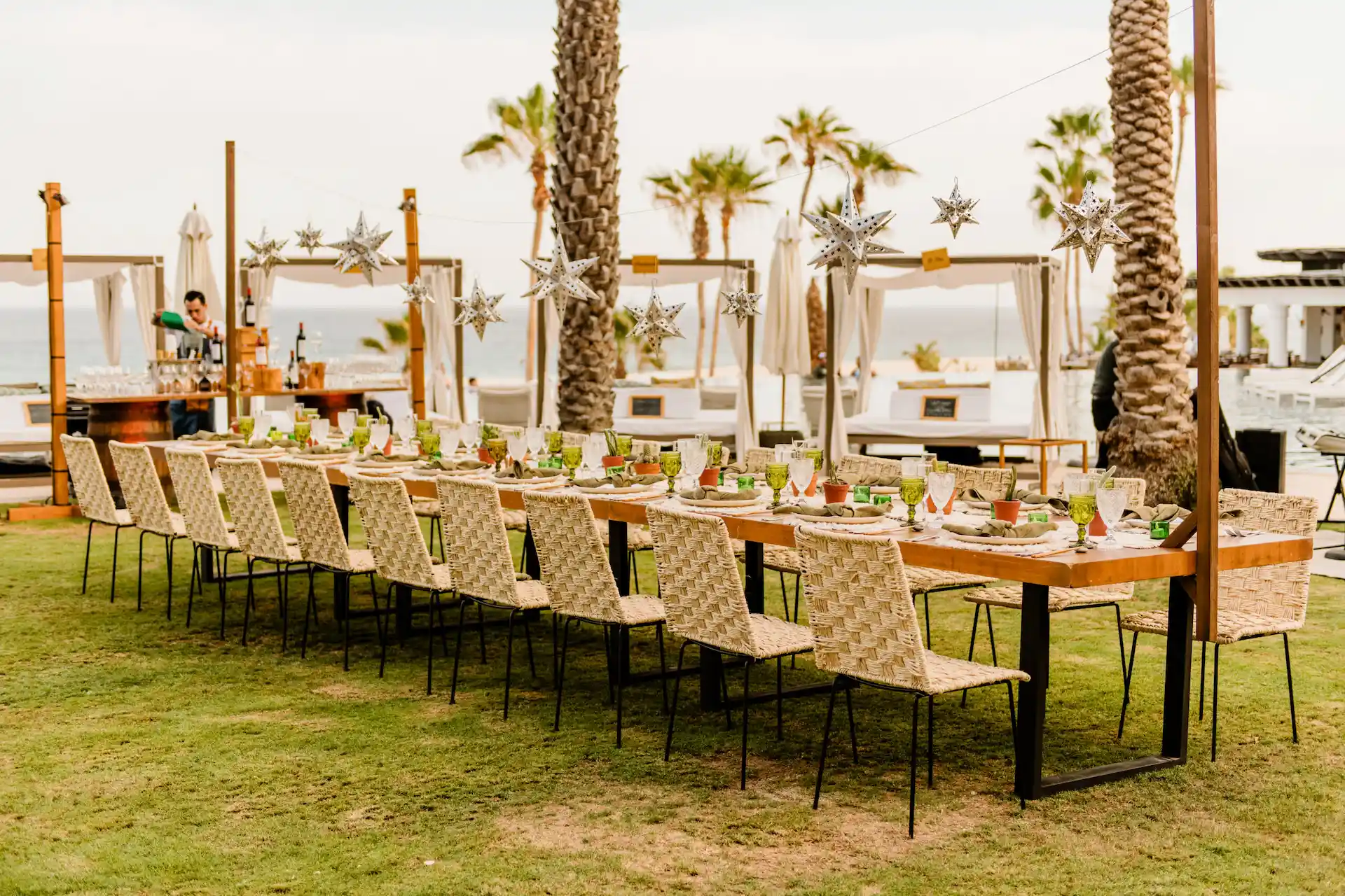 Picture of a dinning table with aesthetic décor.